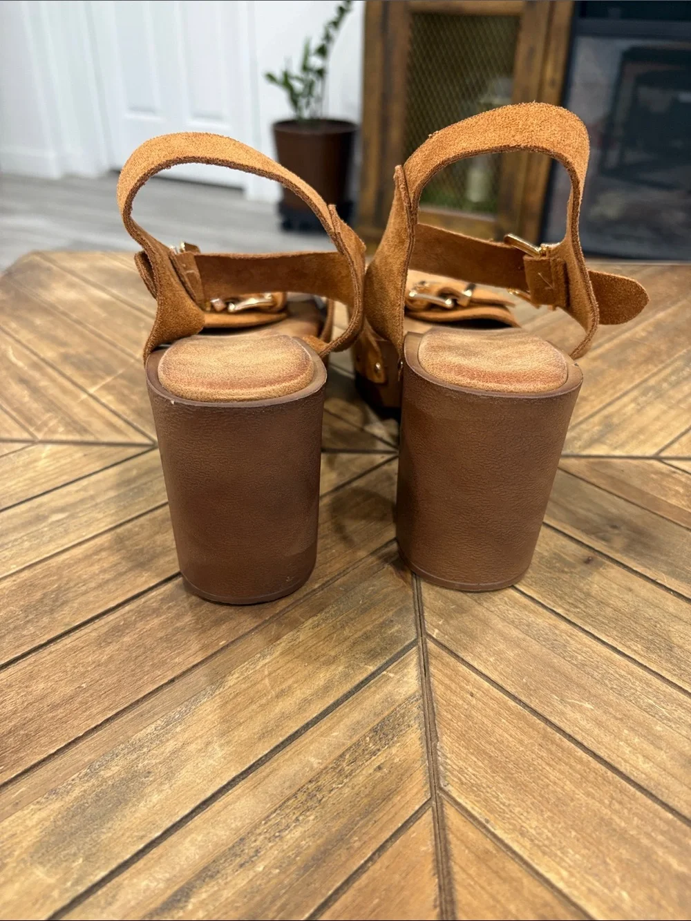 SHEIN Brown Suede Platform Buckle Sandals